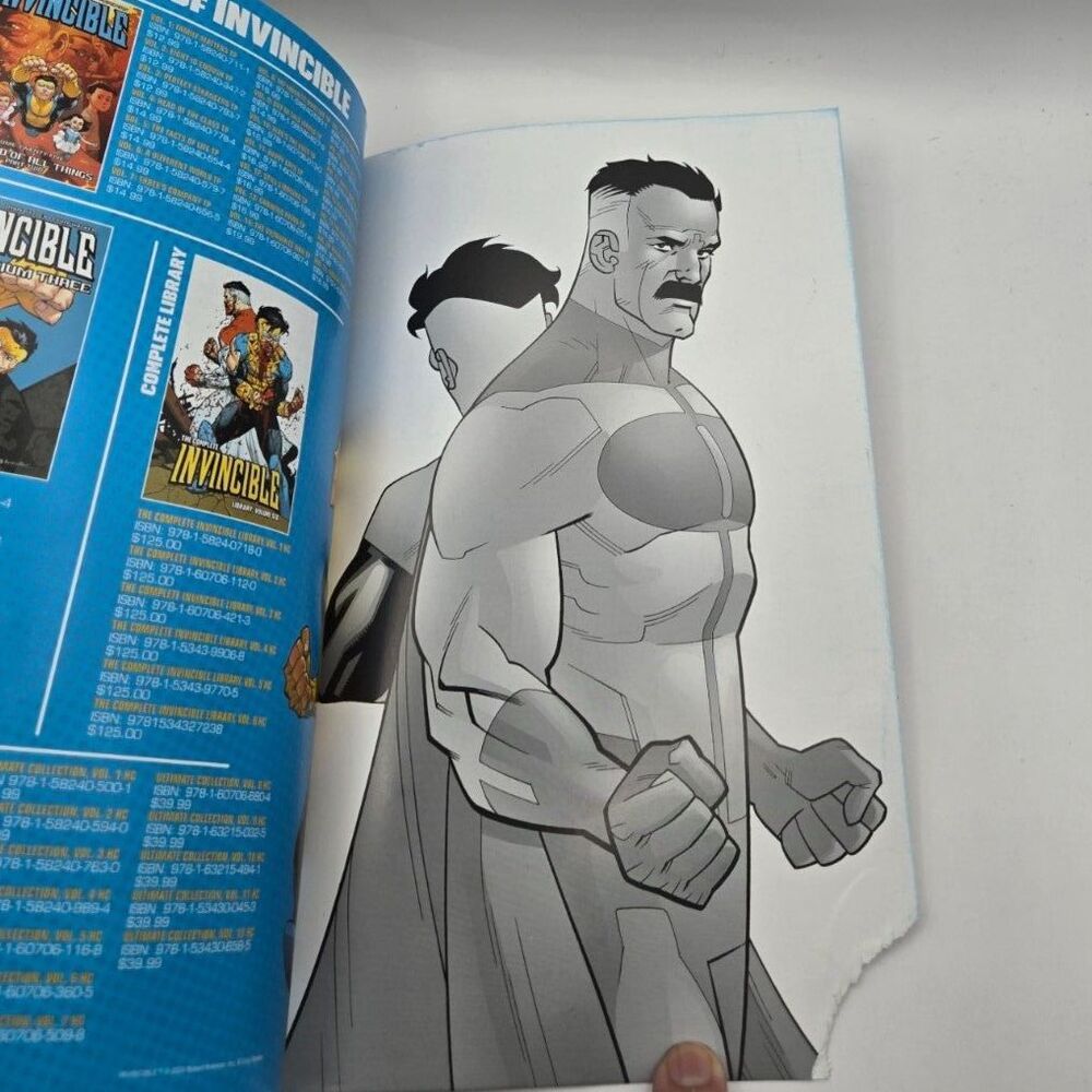 Invincible Compendium One by Robert Kirkman – Graphic Novel (Damaged) - Picture 8 of 13